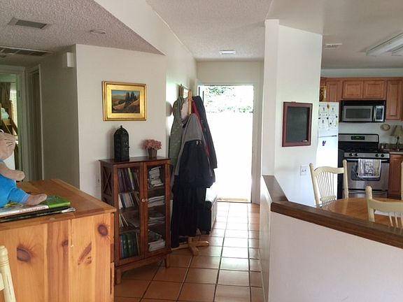 4th image of 701 Island View Cir