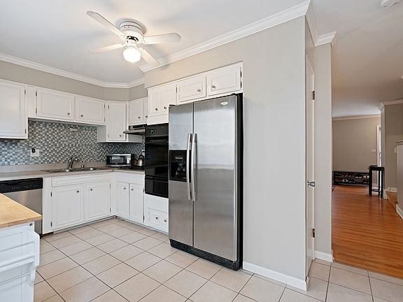 5th image of 4640 N Paulina St APT C
