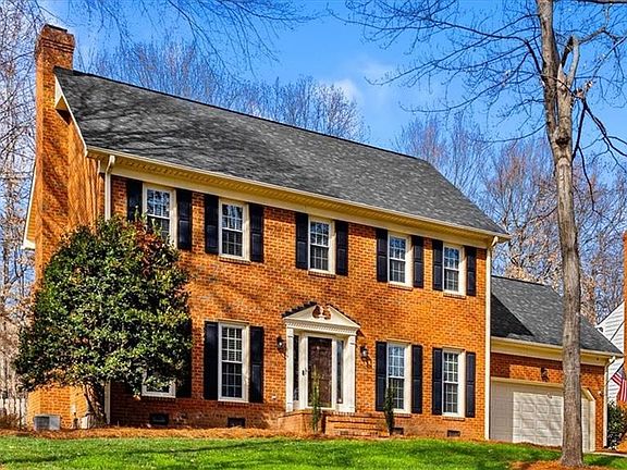 3rd image of 2502 Regents Park Ln