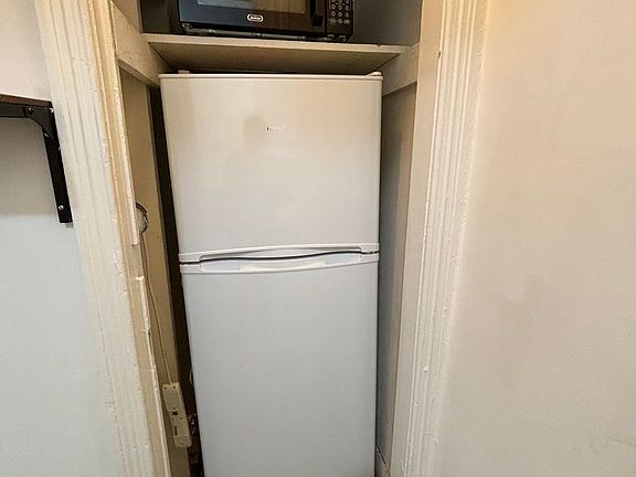 5th image of 818 Prince St APT 1