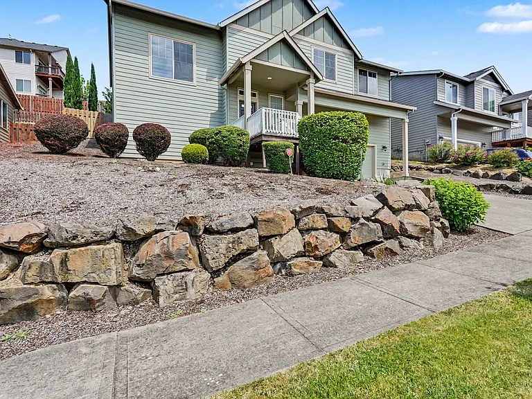 2495 Benjamin Ave NW — Photo 4