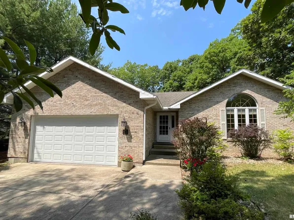 1413 Stacy Ln, Macomb, IL 61455