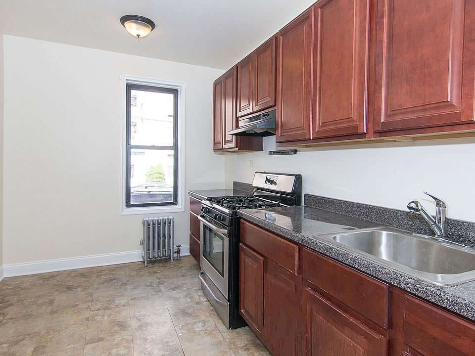1st image of 3057 29th St APT 1A