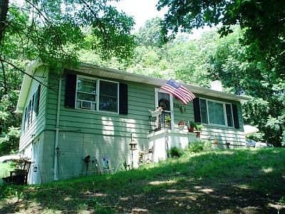 1st image of 107 Cherry St