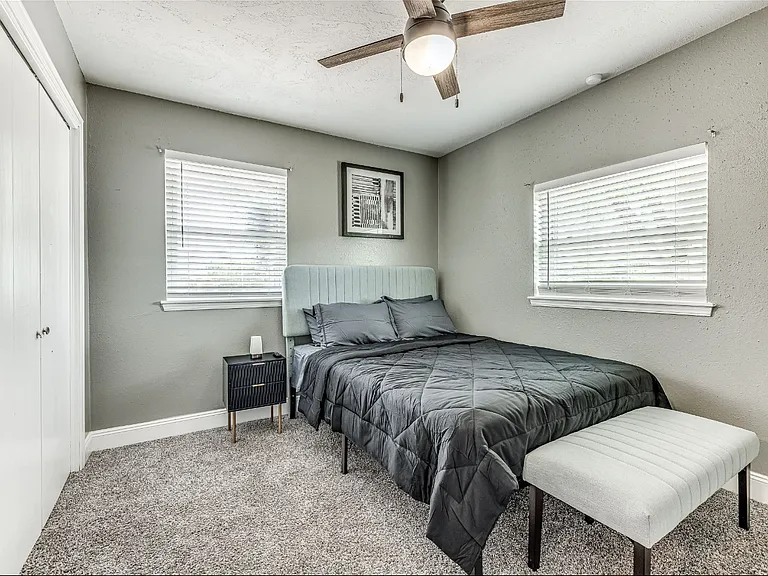 10005 Waverly Ave — Photo 17