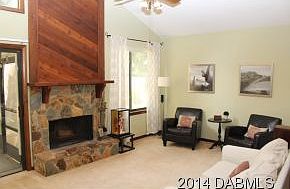 5th image of 185 Cloverdale Ct