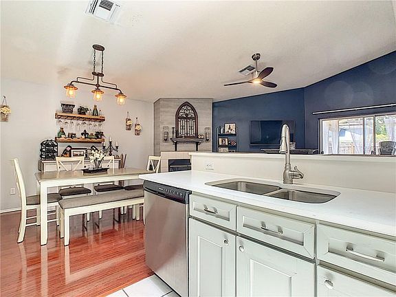 5th image of 1731 Dorset Dr