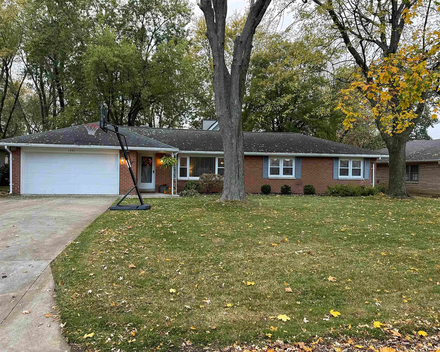 1221 N Ridge Rd photo 1