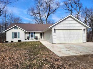 8804 W Town Line Rd, Forreston, IL 61030