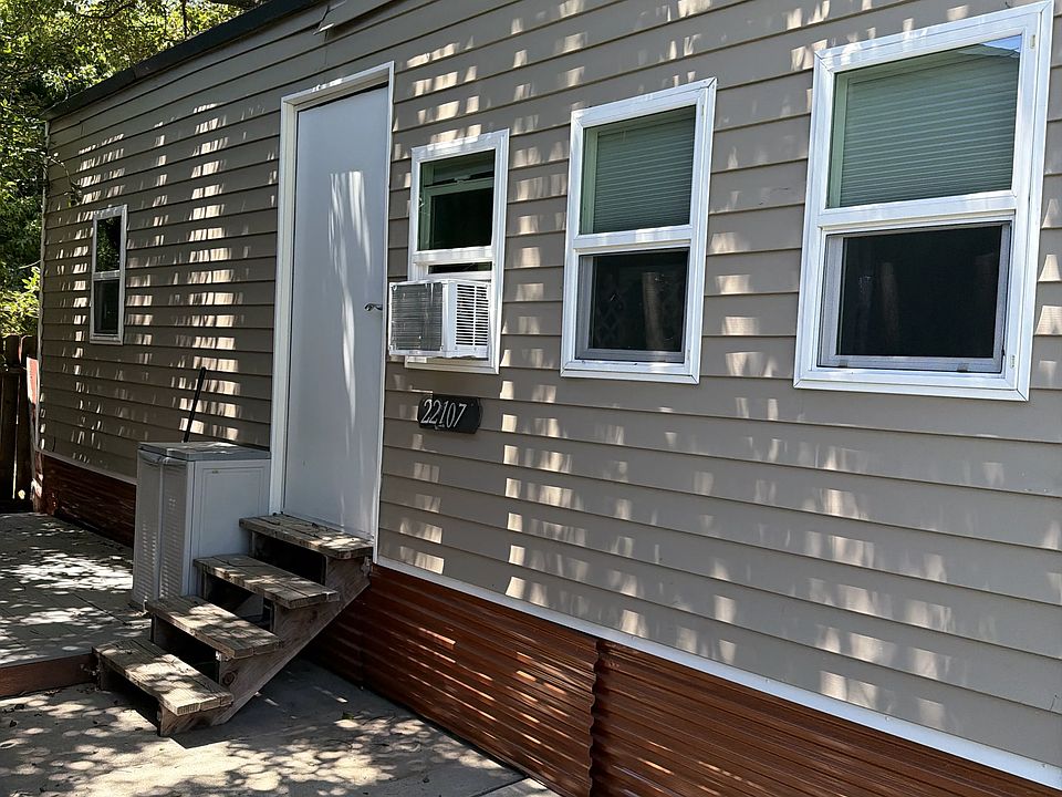 1st image of 22107 Elkwood St