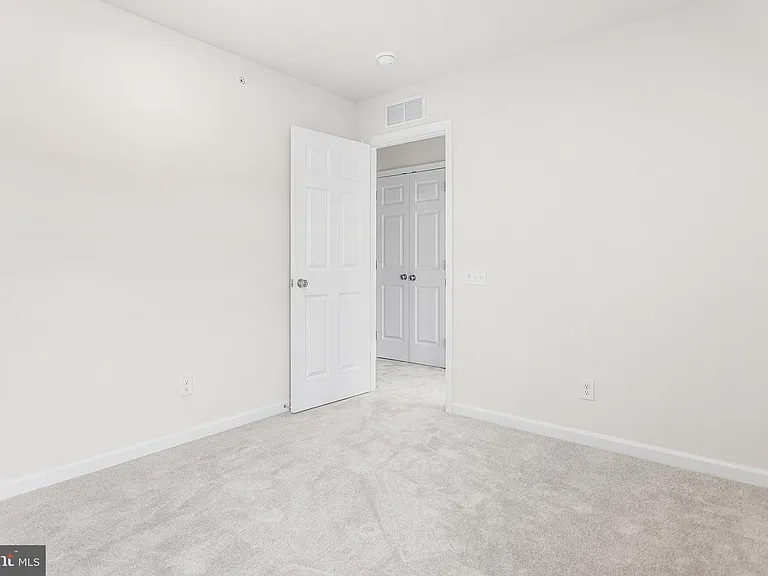 112 S Buck Tavern Way — Photo 19
