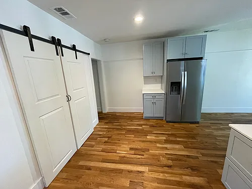 425 41st St Photo 1
