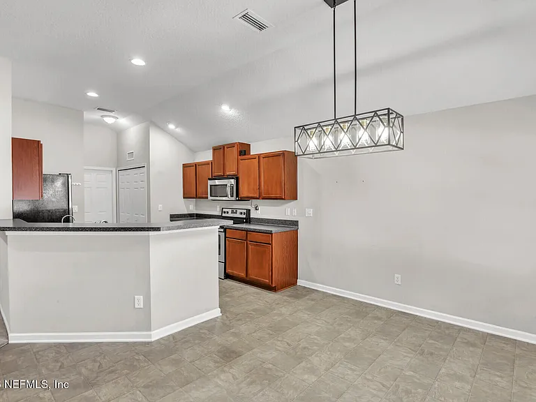4892 Monroe Forest Dr — Photo 12