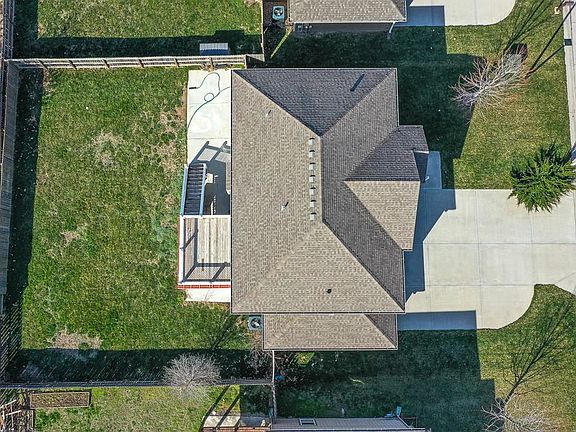 5th image of 11415 Yecker Ave