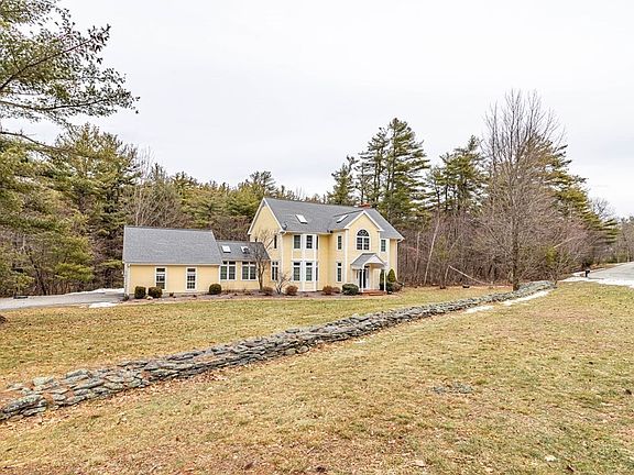 2nd image of 25 Nora Ct