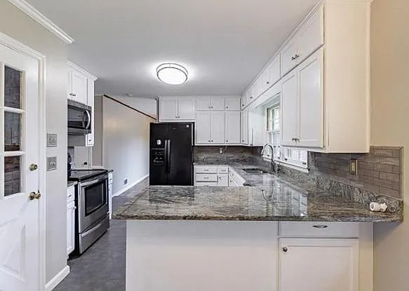 3092 Ranlo Dr — Photo 2