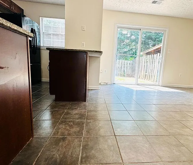 8658 Woodhue Ct — Photo 12
