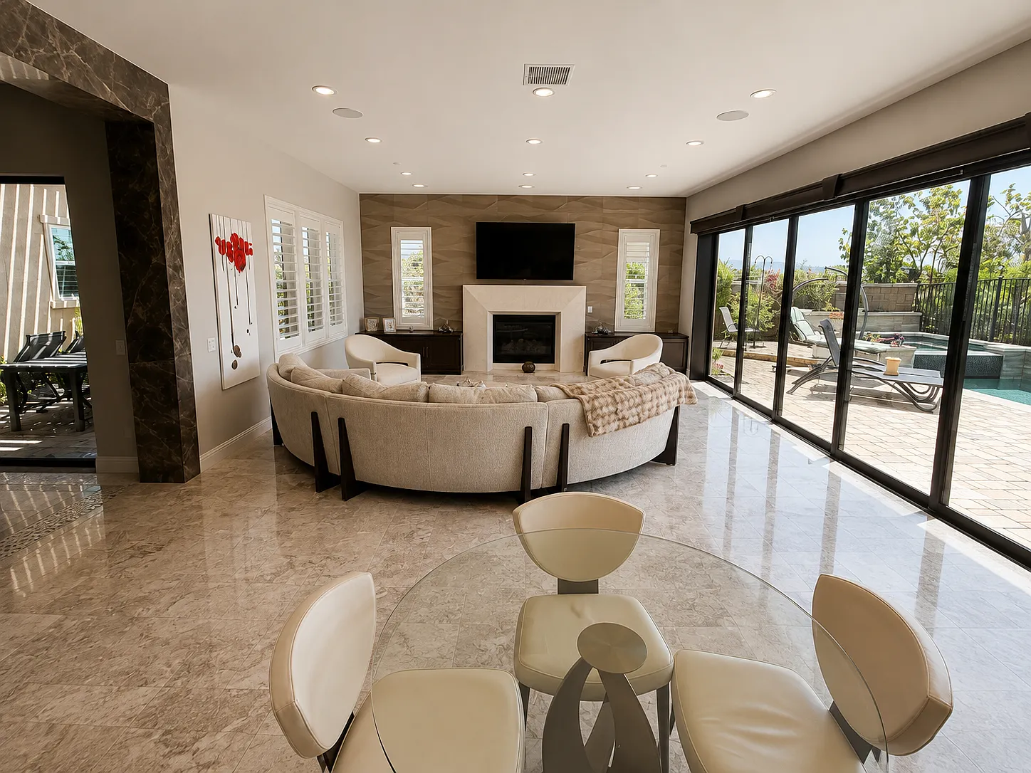 5 bed, 4686 sqft, $14,900 — Photo 2