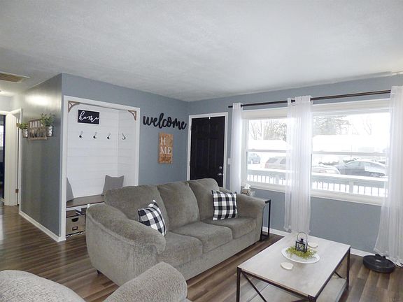 3rd image of 4109 Manor Dr