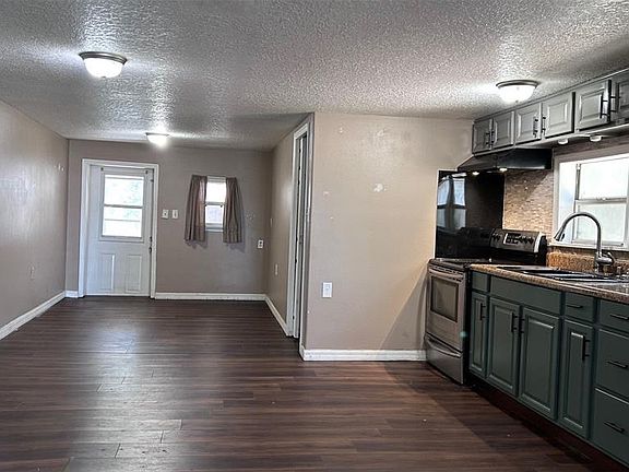 4th image of 4800 Petroff Ave