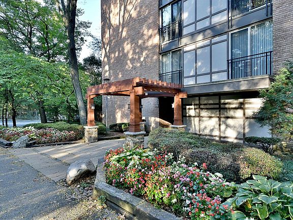 2nd image of 5800 Oakwood Dr Unit 1J