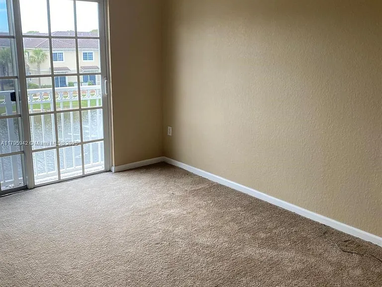 2832 SW 81st Ave — Photo 10