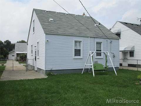 4th image of 26720 Kaiser St