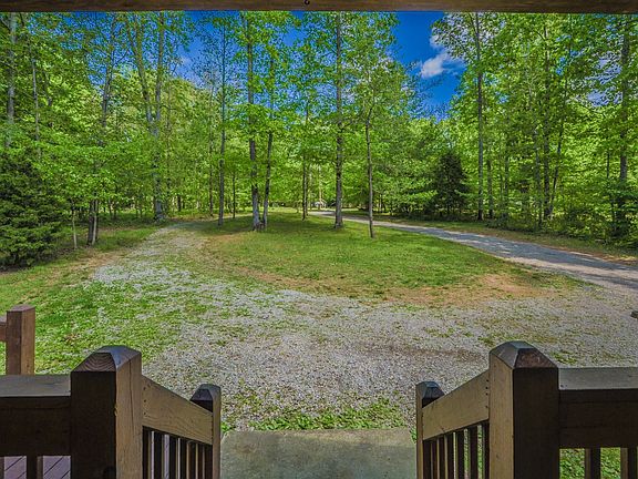 4th image of 1071 Woodcock Hollow Rd