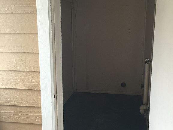 Private Storage/Washer &Dryer hookup