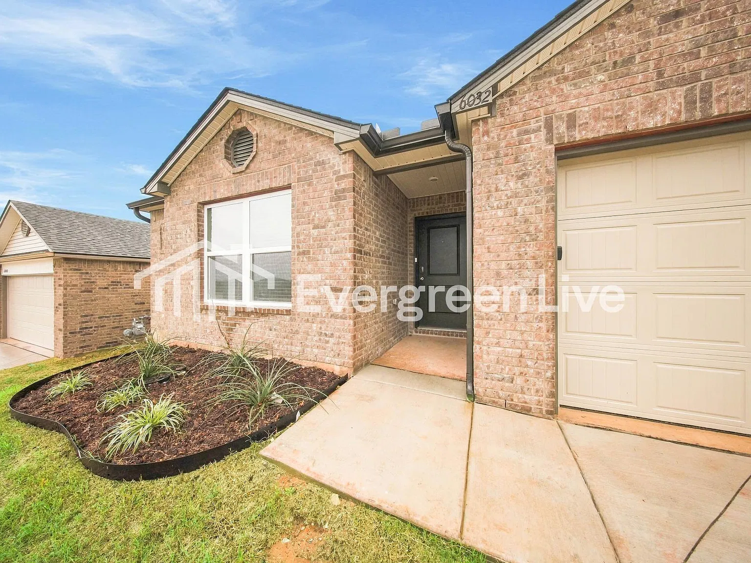 4 bed, 2.0 bath, 1613 sqft, $1,655 — Photo 2