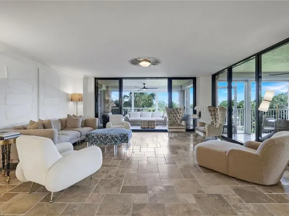 6597 Nicholas Blvd, Naples, FL
