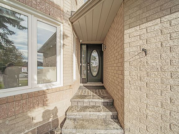 3rd image of 27 Beaverhall Rd