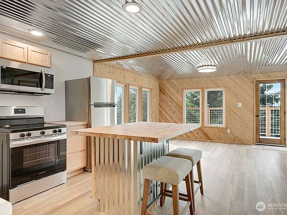3rd image of 141 Blueberry Hill Road