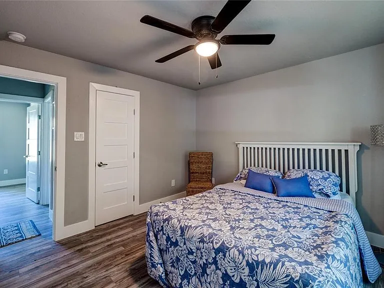2321 Lakehurst Dr — Photo 11