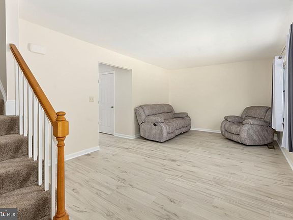 5th image of 233 Overlook Ct