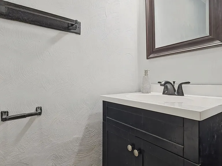 1216 Green Cedar Ln — Photo 13