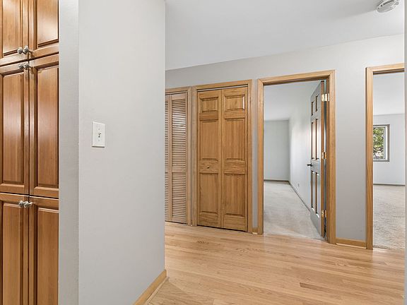 3rd image of 907 Curtiss St APT 304