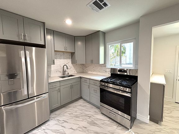 2nd image of 1554 1/2 N Dominion Ave