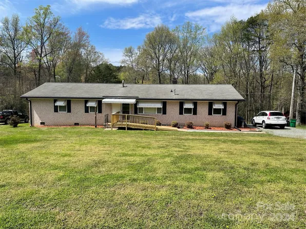 6307 Sunset Cir, Charlotte, NC 28216