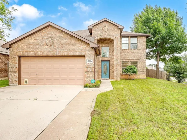 9800 Rimstone Dr, Fort Worth, TX 76108