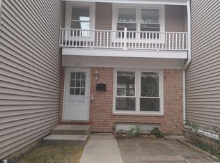 2074 Danbury Pl, Hoffman Estates, IL 60169