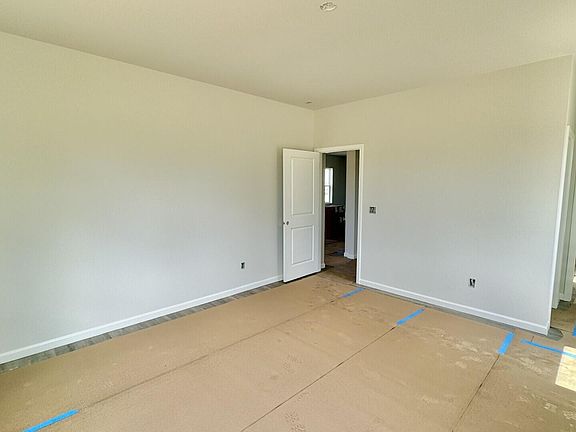 5th image of 616 S Squires Run Lane