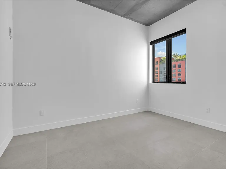 91 NW 27th St #201 — Photo 7