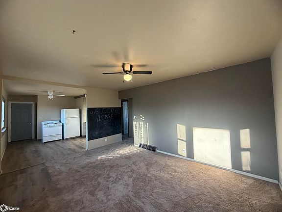 5th image of 512 Sharon Ave