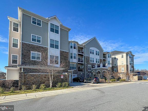 3rd image of 510 Quarry View Ct Unit 303