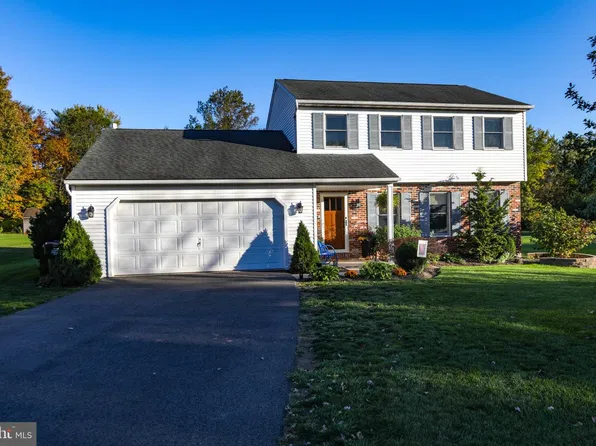 1447 Mensch Ln, Gilbertsville, PA 19525