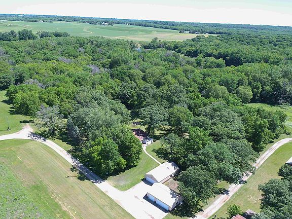 4th image of 201 Hidden Oaks Ln