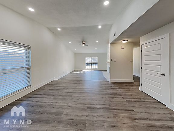 4th image of 5069 Roberts Dr
