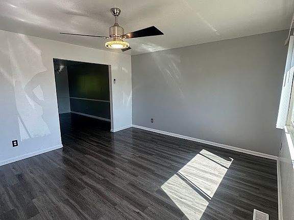 3rd image of 3000 Benchwood Dr