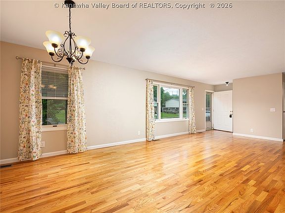 4th image of 54 Corey Dr